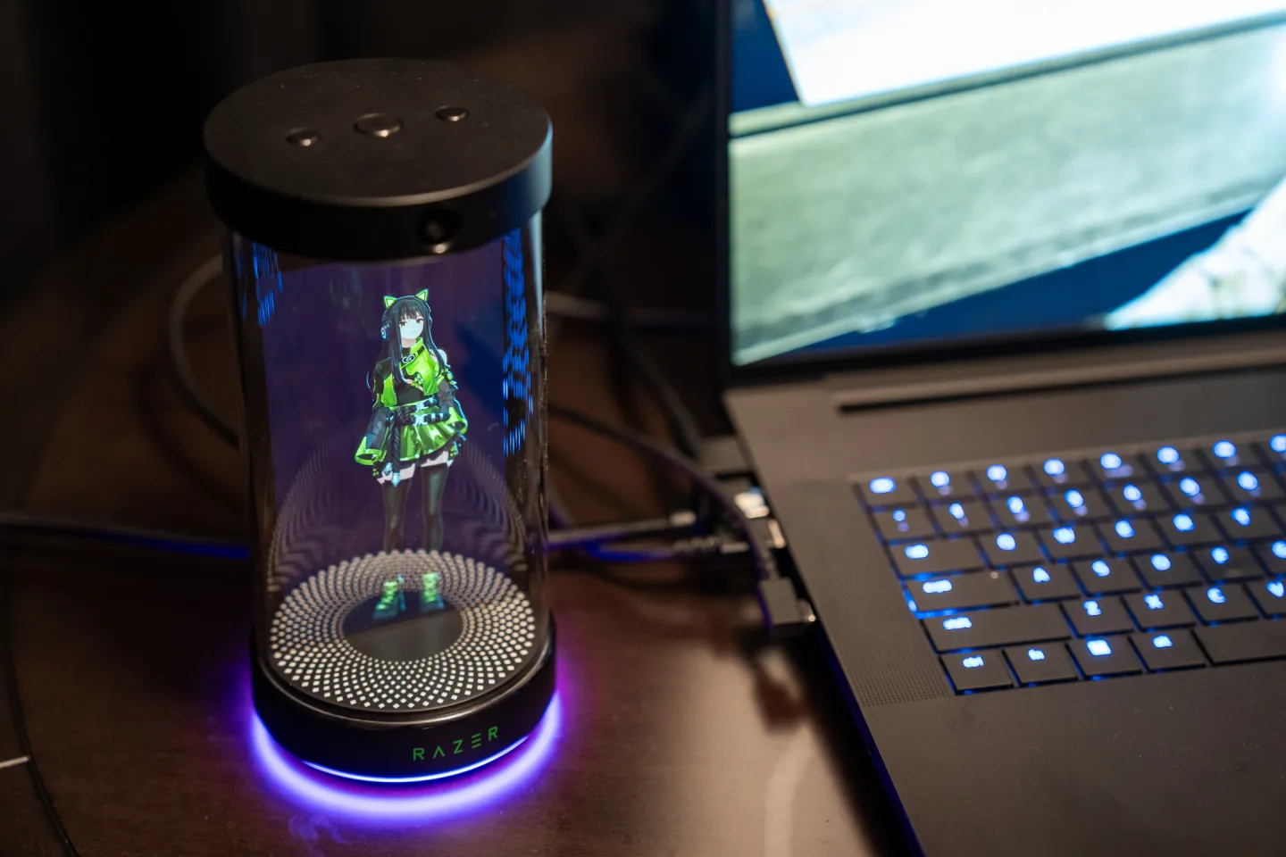 Razer představuje stolního AI asistenta v podobě hologramu