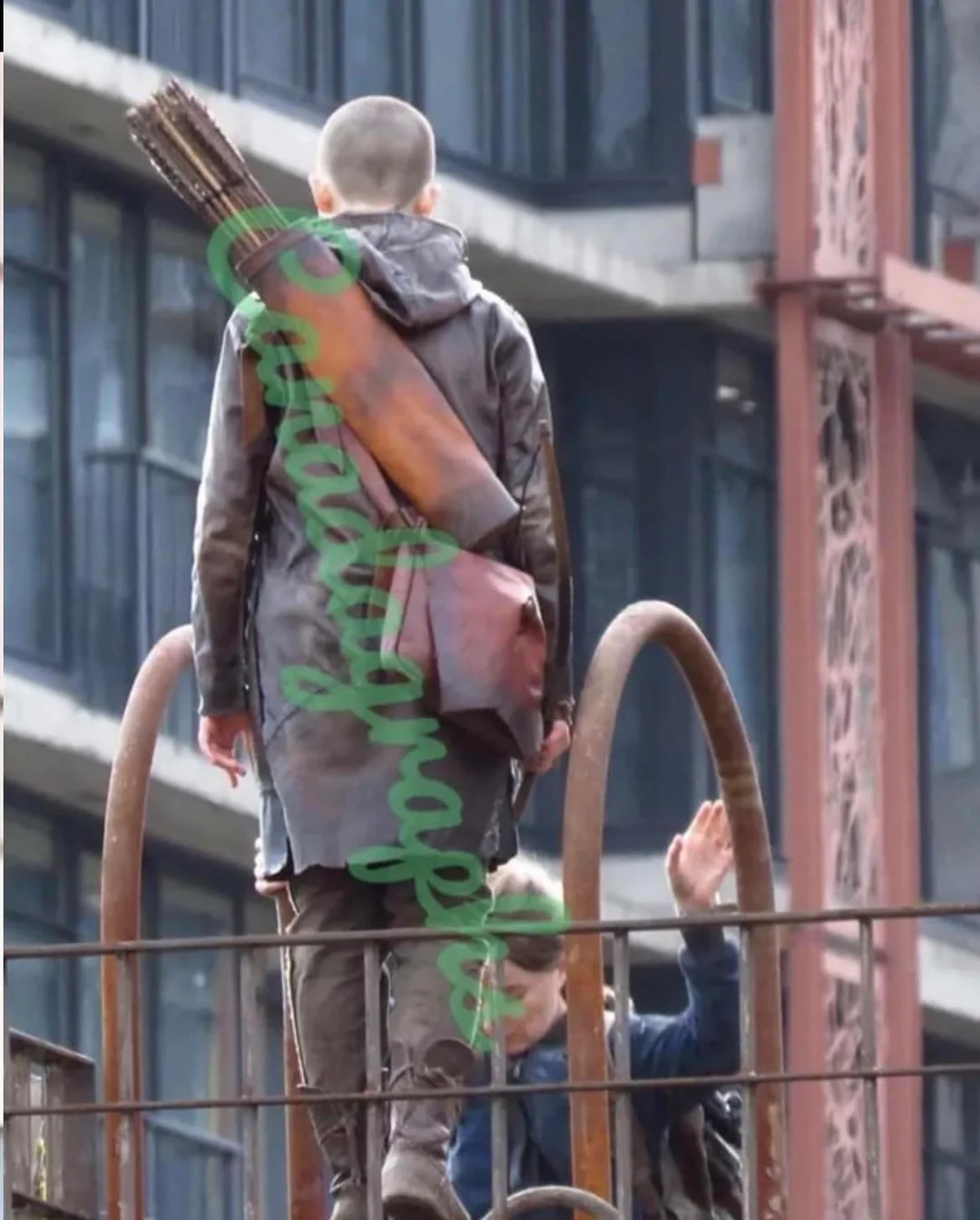 leaked-photos-filming-s3-v0-ijrrfgz40bsg1