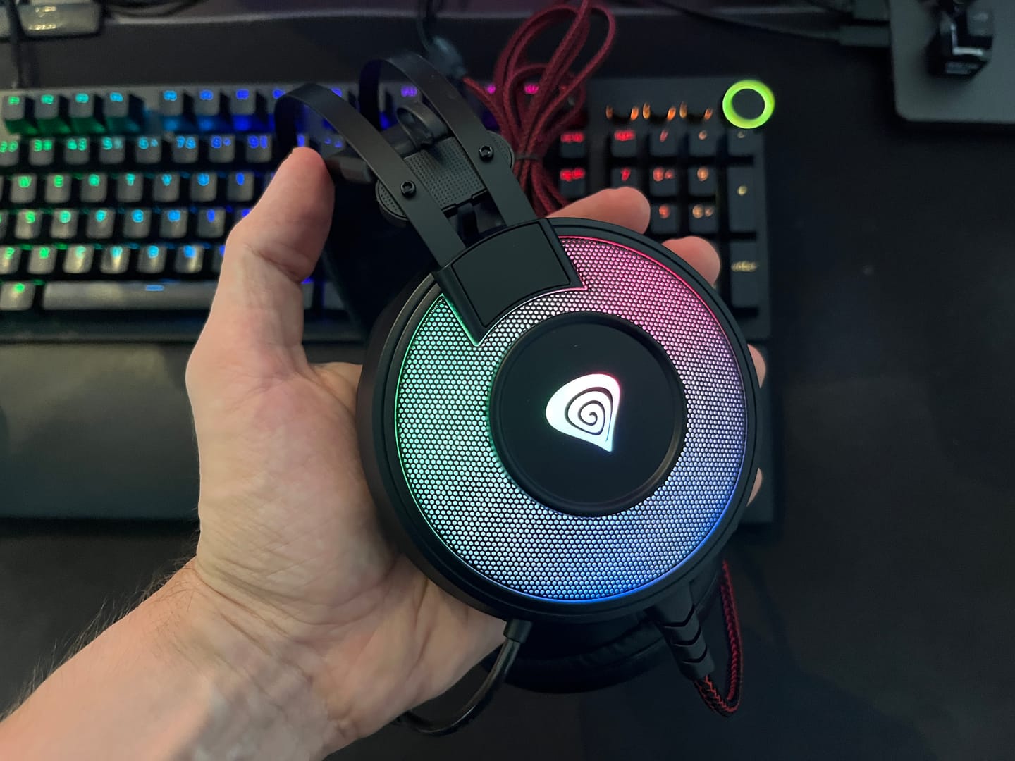 Genesis Neon 600