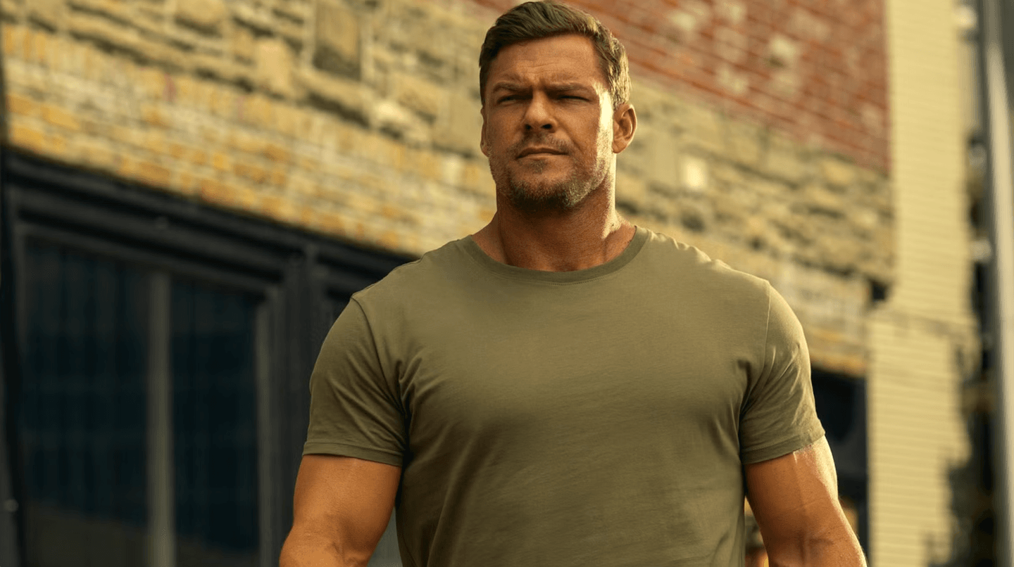 Alan Ritchson by mohl nahradit Jasona Momou ve filmu Helldivers