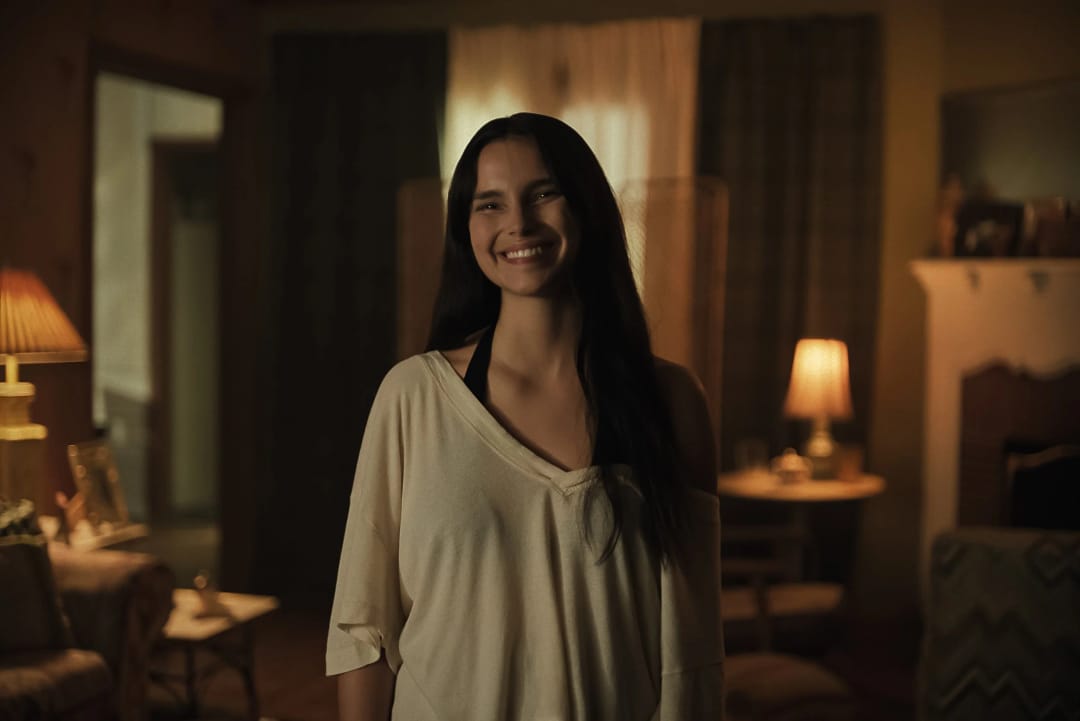 Režisér hororového hitu Obsession chystá další film. Anything But Ghosts dorazí v květnu 2027