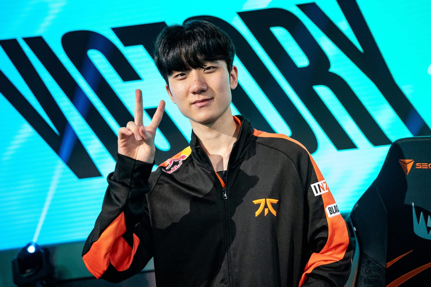 „Chci potkat T1 a Fakera. Stále nevěřím, že jedu na Worlds“ řekl Poby